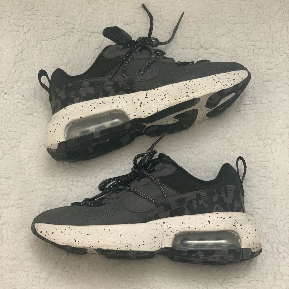 Nike Air Max Viva Sneaker